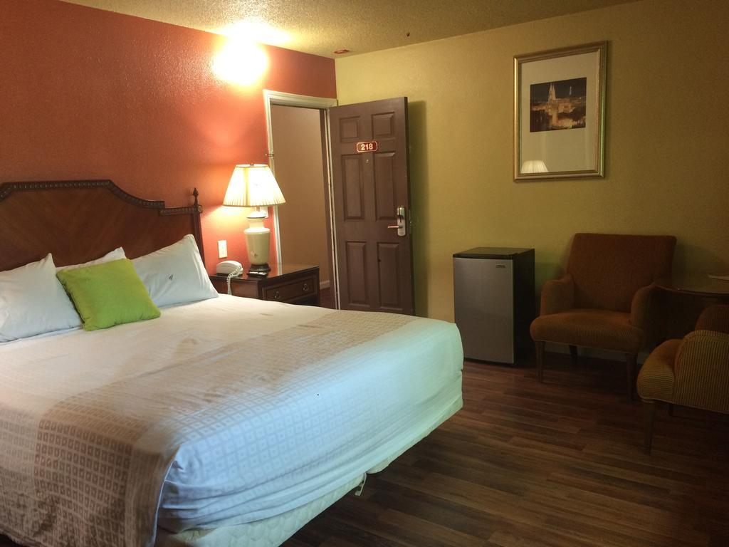 Sundial Lodge Redding Ruang foto