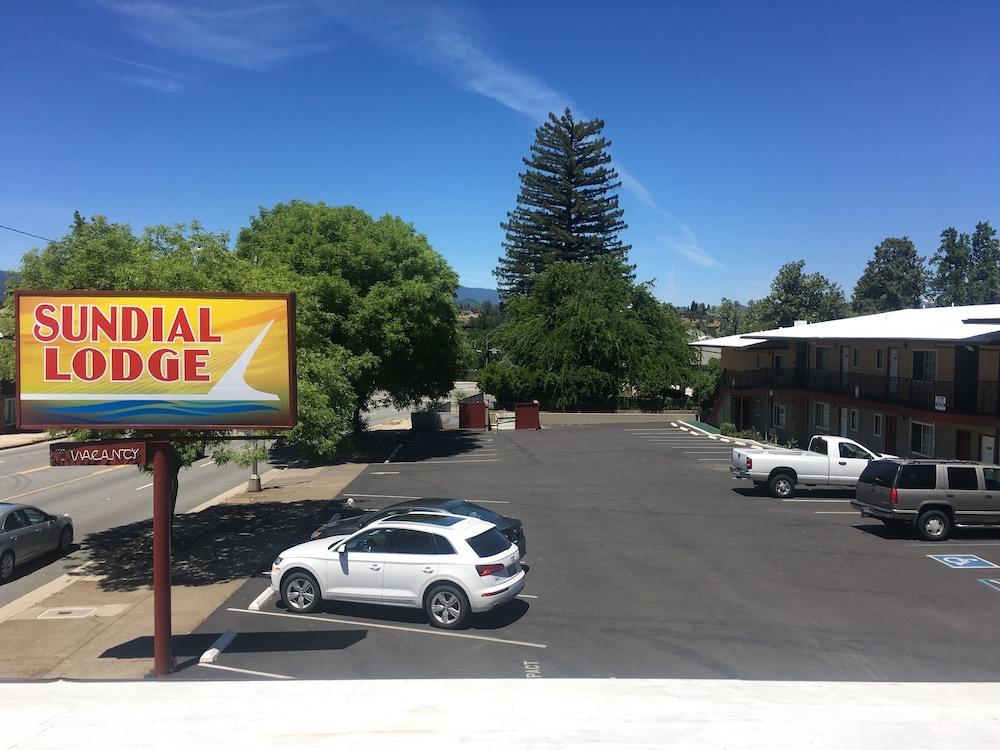 Sundial Lodge Redding Bagian luar foto