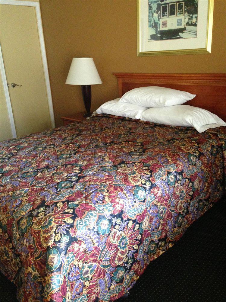 Sundial Lodge Redding Bagian luar foto