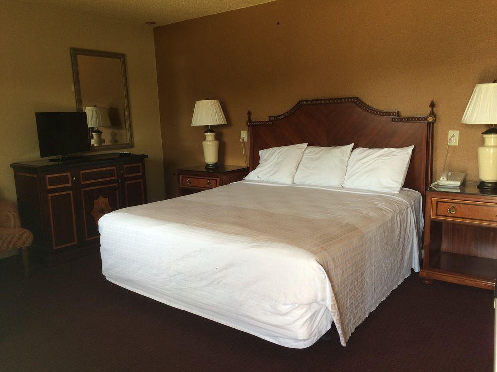 Sundial Lodge Redding Bagian luar foto