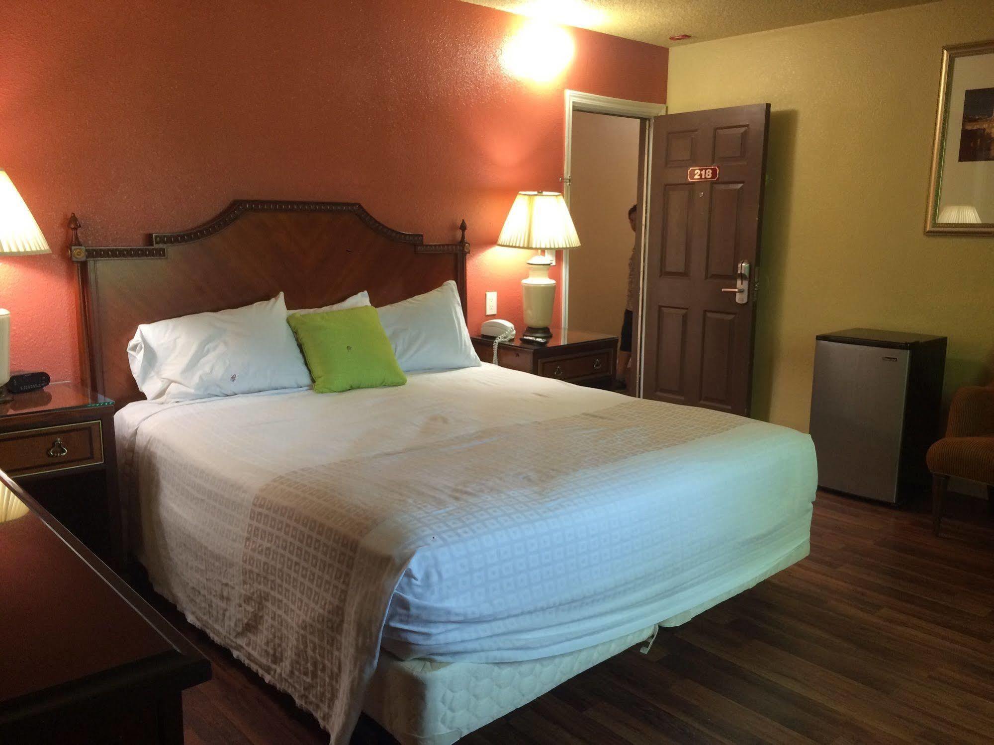Sundial Lodge Redding Bagian luar foto