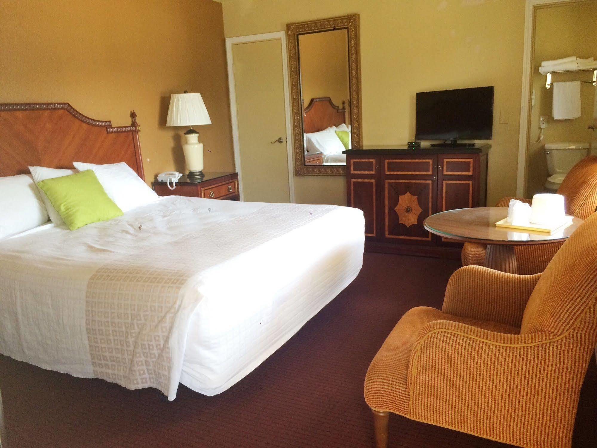 Sundial Lodge Redding Bagian luar foto
