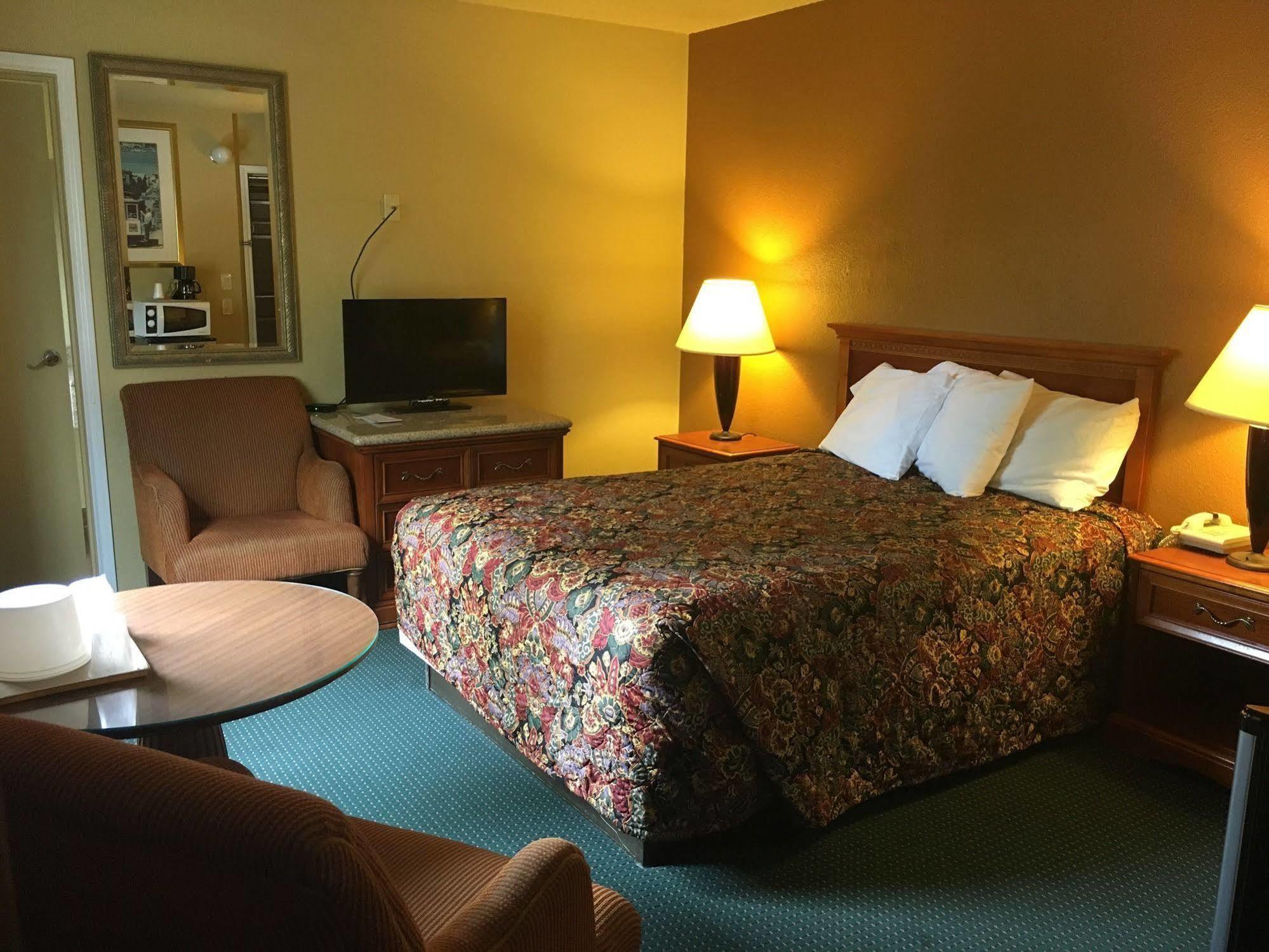 Sundial Lodge Redding Bagian luar foto