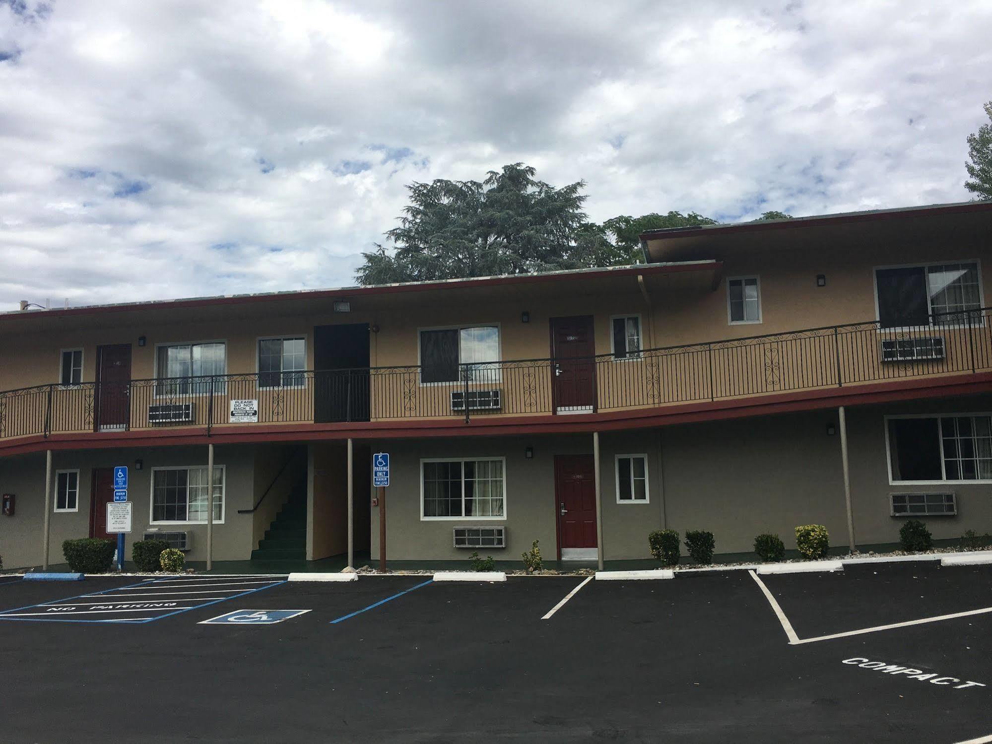 Sundial Lodge Redding Bagian luar foto